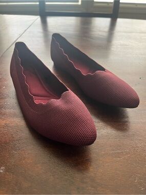 Seychelles Scalloped Knit Pointed Flats in Burgundy
